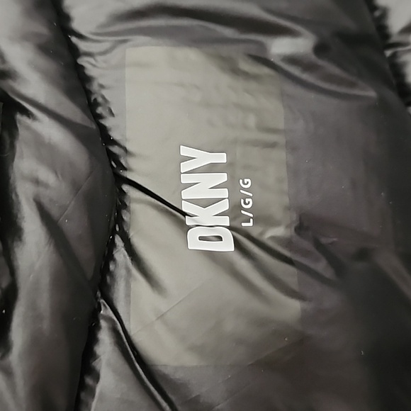NWT DKNY Women's Black Puffer Hooded Jacket Water Resistant Packable Size L - Picture 11 of 16